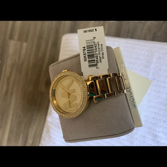 Michael Kors Watch is used and has a few scratches - Picture 9 of 9